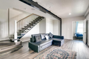 Walk to Beaches Galveston Home with Rooftop Deck